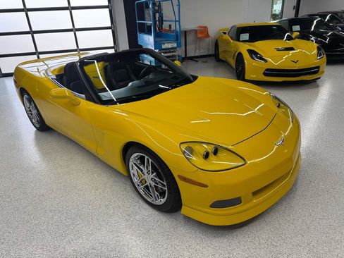 Used 2006 Chevrolet Corvette Convertible w/ Preferred Equipment Group RWD image 21