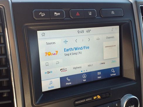 Used 2021 Ford Expedition XLT image 6