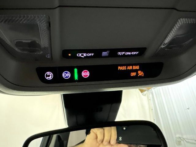 Used 2024 GMC Terrain SLE FWD image 33