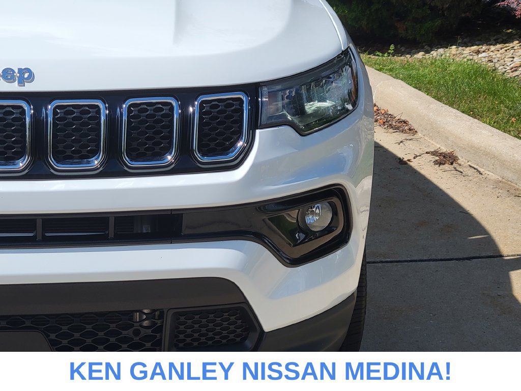 Used 2023 Jeep Compass Limited AWD/4WD image 10
