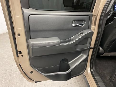 Used 2022 Nissan Frontier PRO-4X w/ Pro-4X Premium Package AWD/4WD image 23