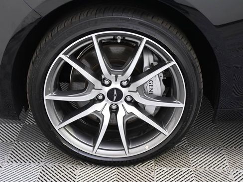 Used 2025 Genesis G70 2.5T image 20