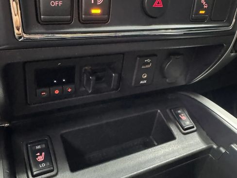 Used 2017 Nissan Titan SV RWD image 34