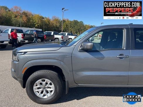 Used 2024 Nissan Frontier SV w/ Technology Package image 2