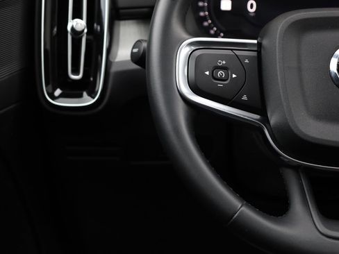 Used 2025 Volvo XC40 B5 Plus AWD/4WD image 36
