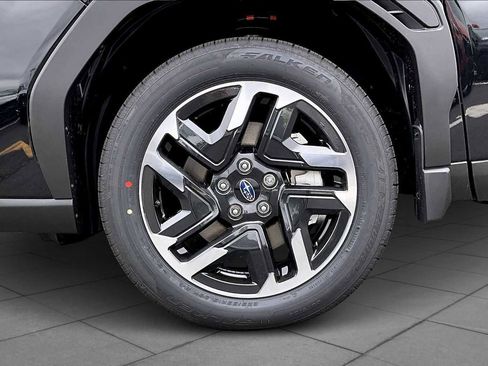 Used 2025 Subaru Forester Limited AWD/4WD image 11