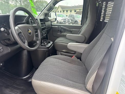 Used 2025 Chevrolet Express 2500 w/ Driver Convenience Package RWD image 16