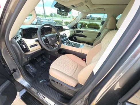 Used 2025 Nissan Armada Platinum Reserve RWD image 12