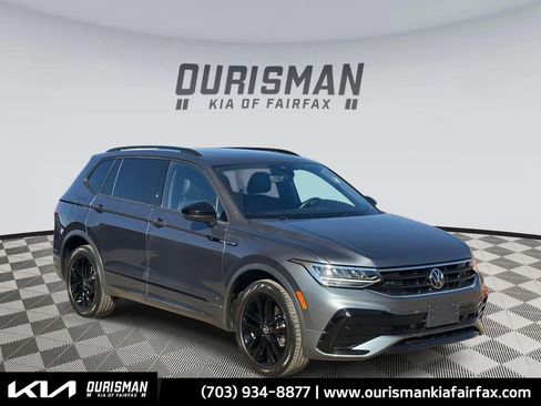 Used 2022 Volkswagen Tiguan SE R-Line image 31