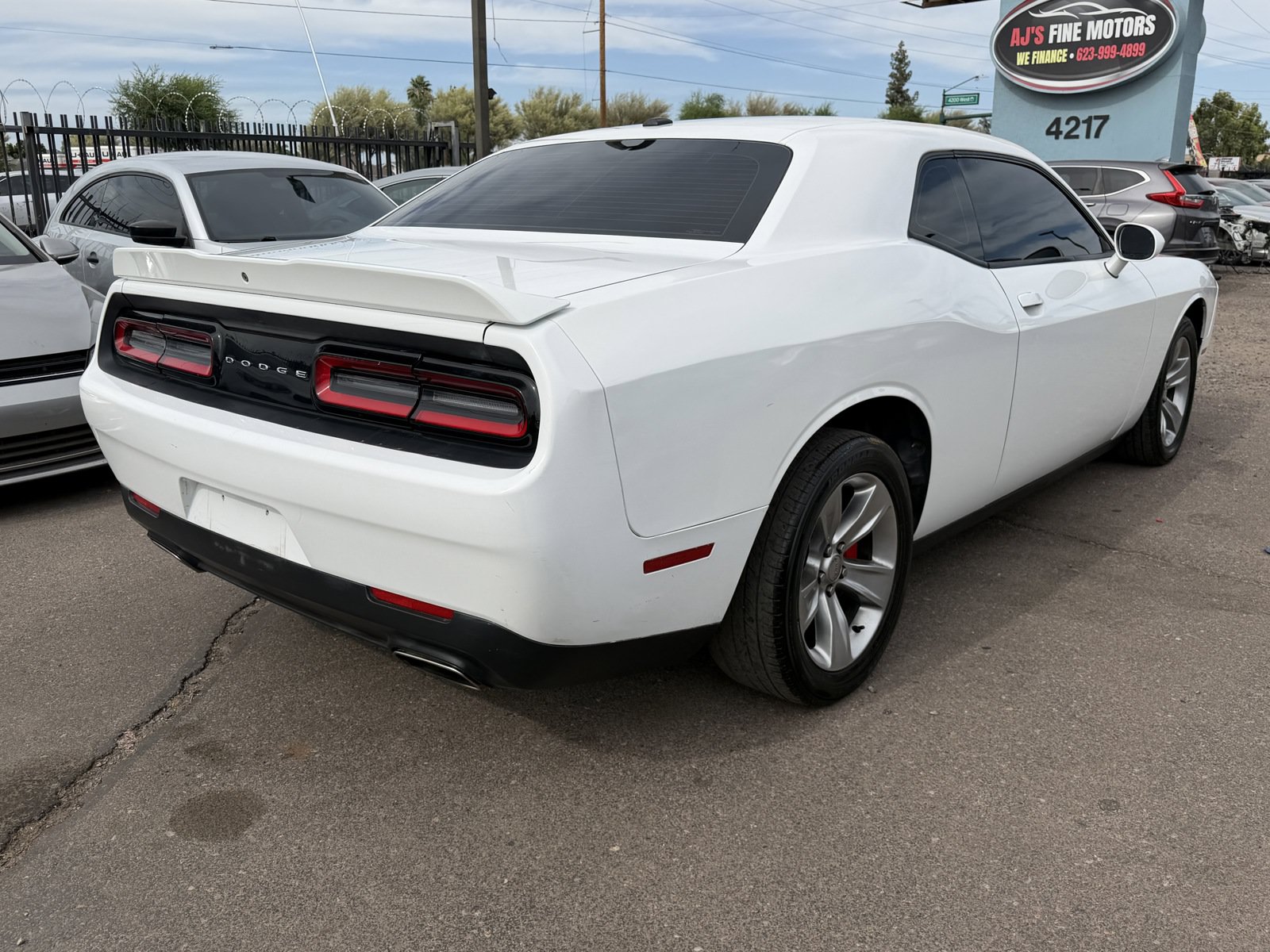 Used 2018 Dodge Challenger SXT RWD image 4