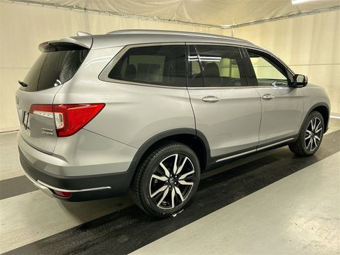 Used 2022 Honda Pilot Touring image 2