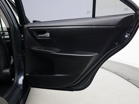 Used 2017 Toyota Camry SE FWD image 28