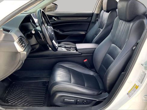 Used 2021 Honda Accord Touring image 8