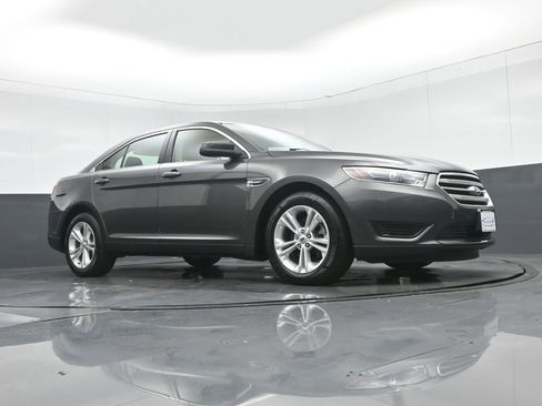 Used 2017 Ford Taurus SE image 47