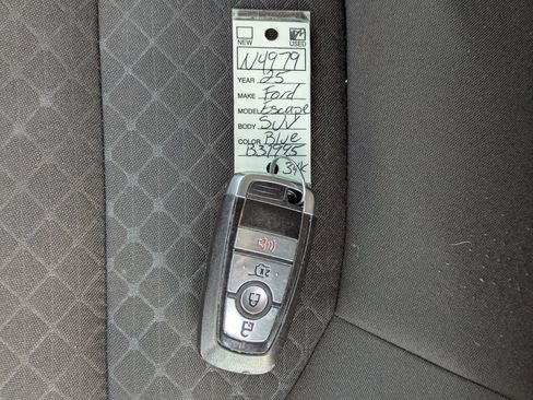 Used 2025 Ford Escape Active AWD/4WD image 36