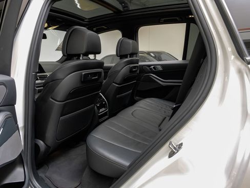 Used 2019 BMW X5 xDrive40i w/ M Sport Package image 42