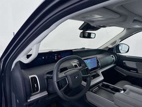 Used 2025 Ford Expedition Max Active image 2