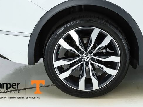 Used 2021 Volkswagen Tiguan SEL Premium R-Line image 13