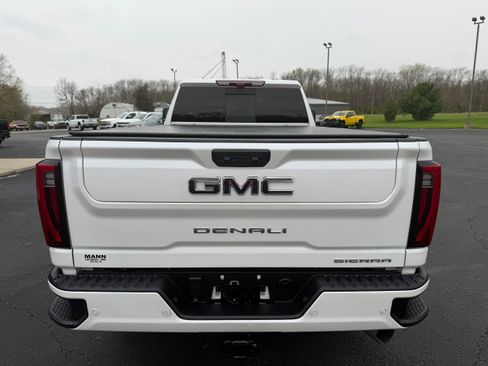 Used 2025 GMC Sierra 3500 Denali Ultimate image 9