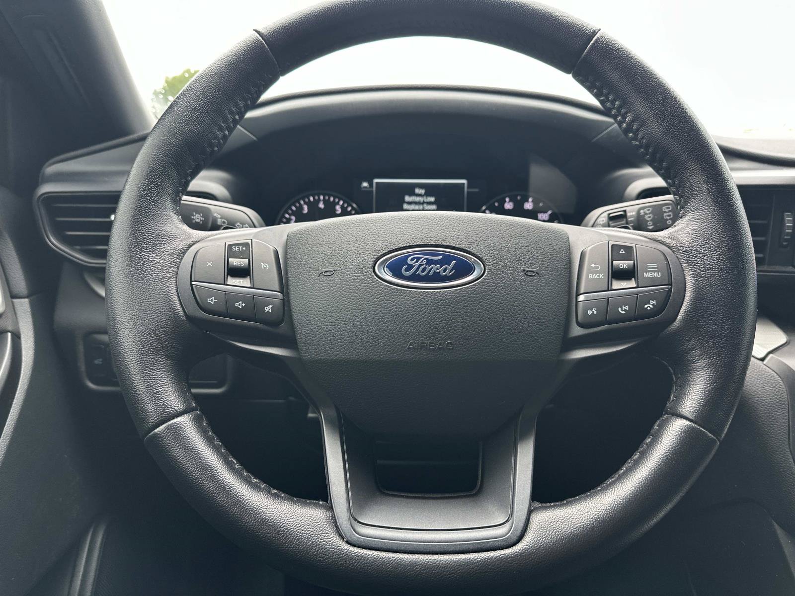 Used 2020 Ford Explorer XLT w/ Comfort Package AWD/4WD image 20