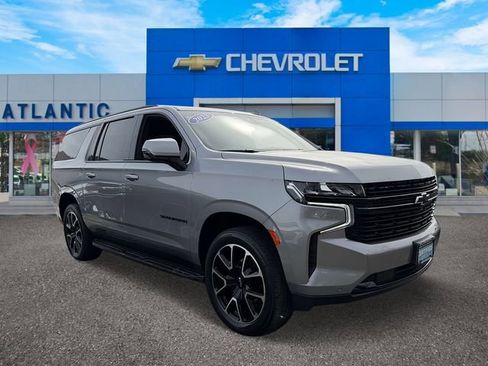 Certified 2023 Chevrolet Suburban RST w/ Luxury Package image 2