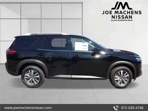 New 2025 Nissan Pathfinder SL image 6