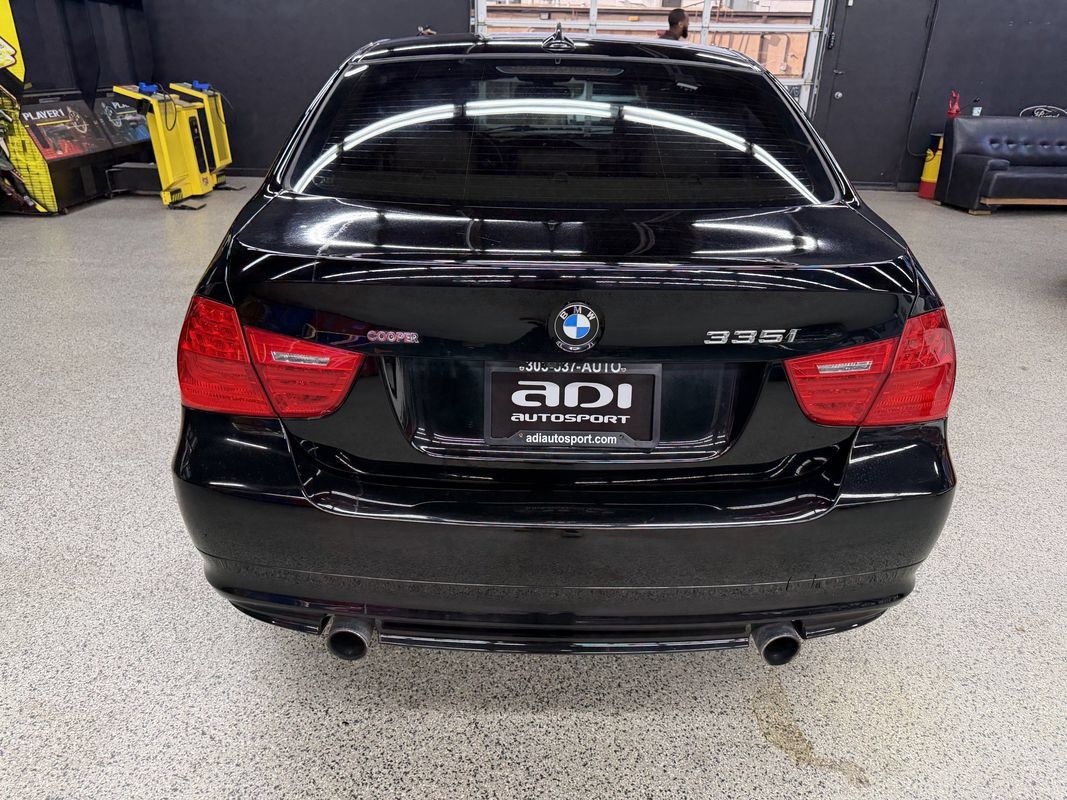 Used 2011 BMW 335i xDrive Sedan AWD/4WD image 4