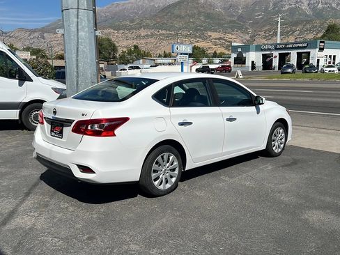 Used 2017 Nissan Sentra SV image 4