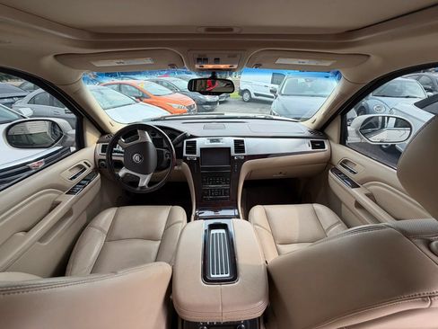 Used 2013 Cadillac Escalade Luxury AWD/4WD image 37