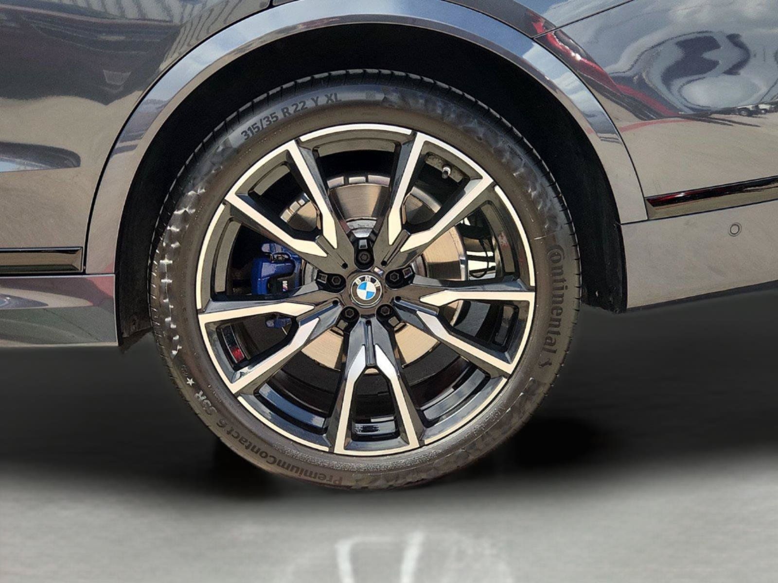 Used 2022 BMW X7 xDrive40i w/ M Sport Package AWD/4WD image 33