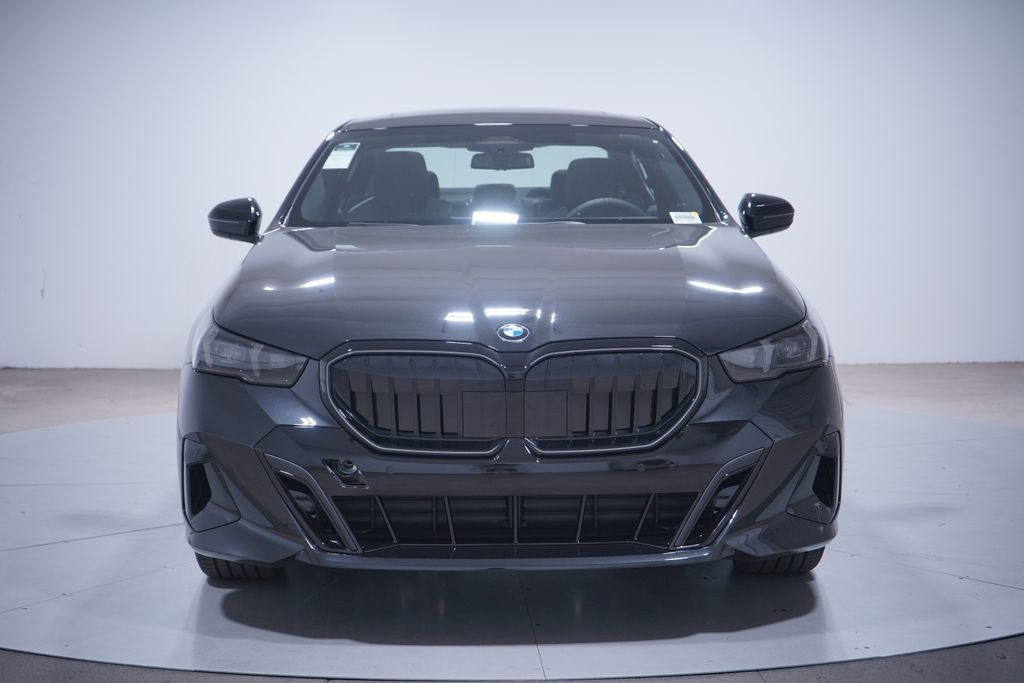Used 2026 BMW 530i w/ M Sport Package RWD image 4