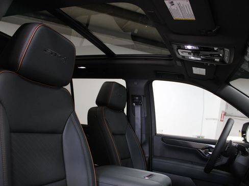 New 2026 GMC Yukon AT4 w/ AT4 Premium Package AWD/4WD image 15
