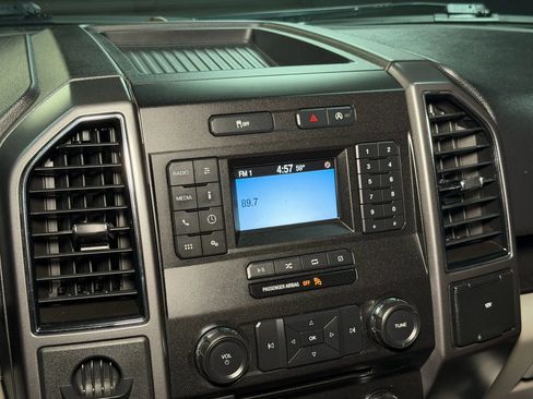 Used 2018 Ford F150 XLT image 36