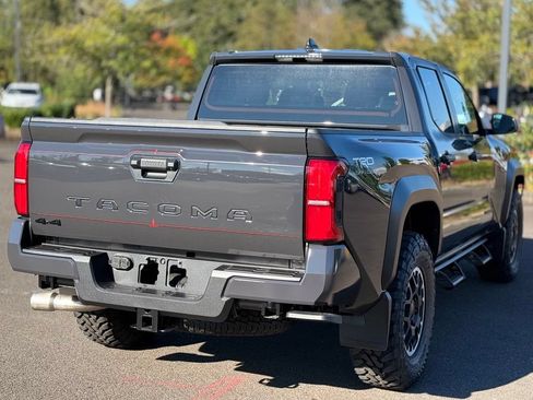 Used 2026 Toyota Tacoma TRD Off-Road AWD/4WD image 5