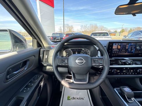 New 2026 Nissan Pathfinder SV image 14