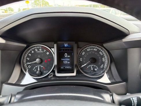 Used 2023 Toyota Tacoma TRD Off-Road w/ Advanced Technology Package AWD/4WD image 29