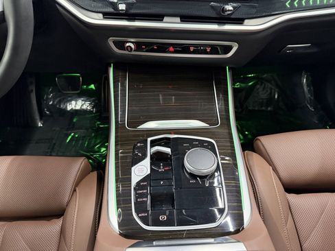 Used 2025 BMW X5 sDrive40i w/ M Sport Package image 16