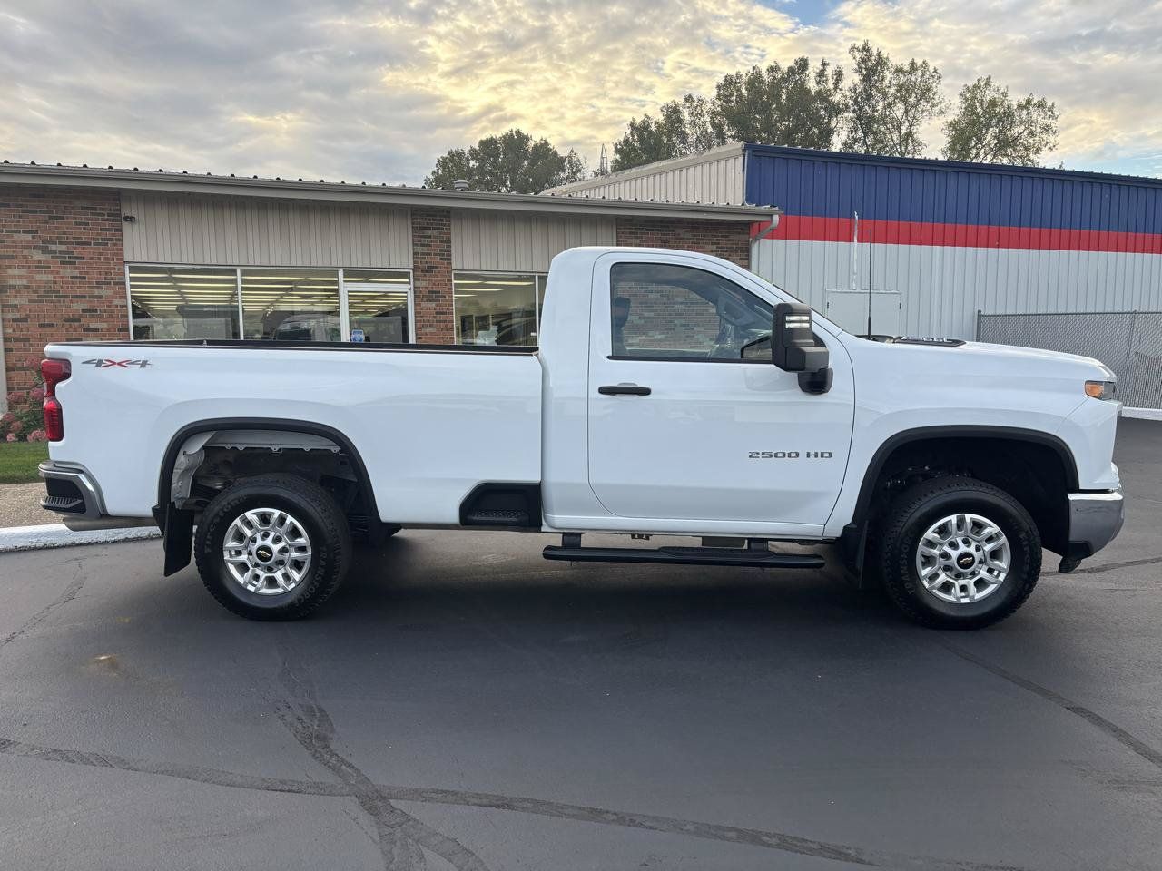 Used 2026 Chevrolet Silverado 2500 W/T w/ Snow Plow Prep/Camper Package AWD/4WD image 2