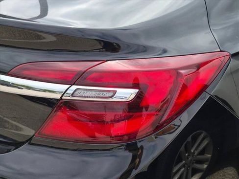 Used 2016 Buick Regal AWD image 9