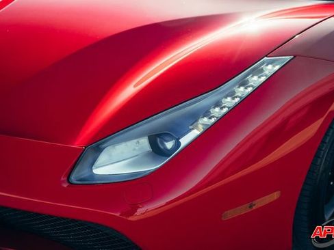 Used 2018 Ferrari 488 GTB image 56