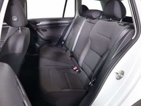 Used 2018 Volkswagen Golf S image 34