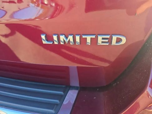 Used 2017 Jeep Grand Cherokee Limited AWD/4WD image 16