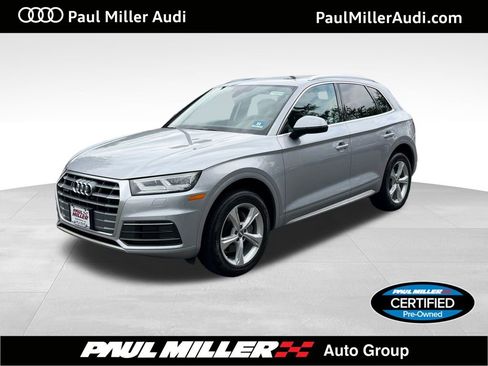 Used 2020 Audi Q5 Premium w/ Premium Plus Package AWD/4WD image 1