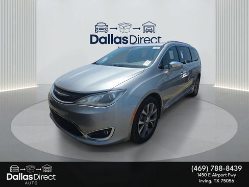 Used 2017 Chrysler Pacifica Limited FWD image 5