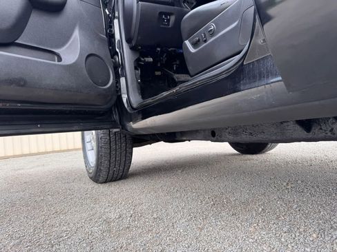 Used 2013 Chevrolet Avalanche LT AWD/4WD image 29