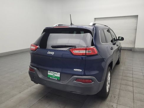 Used 2018 Jeep Cherokee Latitude FWD image 9