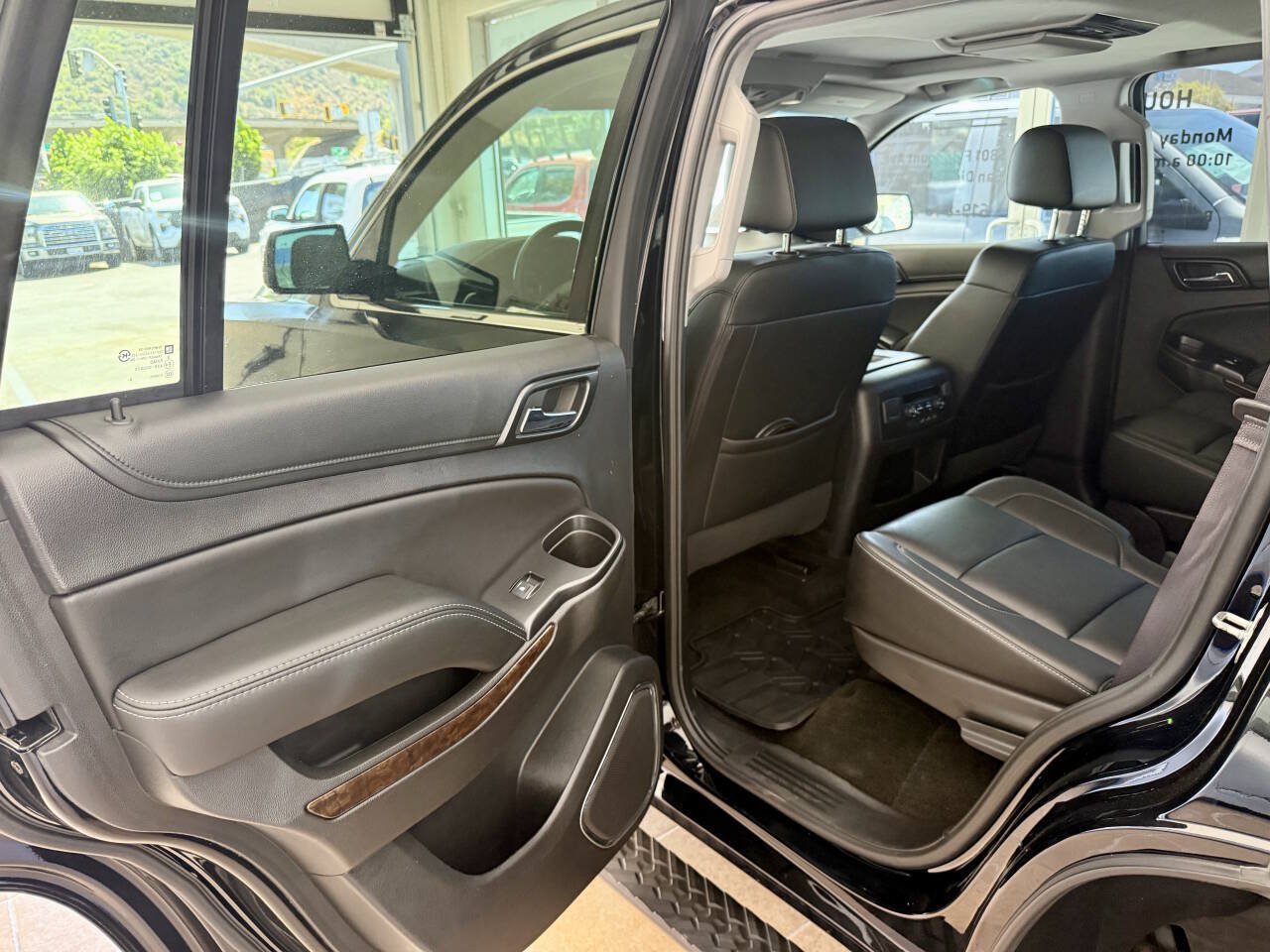 Used 2017 Chevrolet Tahoe LT AWD/4WD image 18