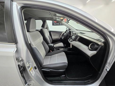 Used 2015 Toyota RAV4 XLE FWD image 19