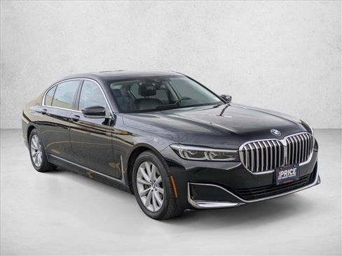 Used 2021 BMW 740i xDrive image 3