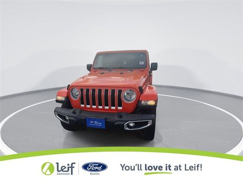 Used 2018 Jeep Wrangler Unlimited Sahara w/ Safety Group image 4